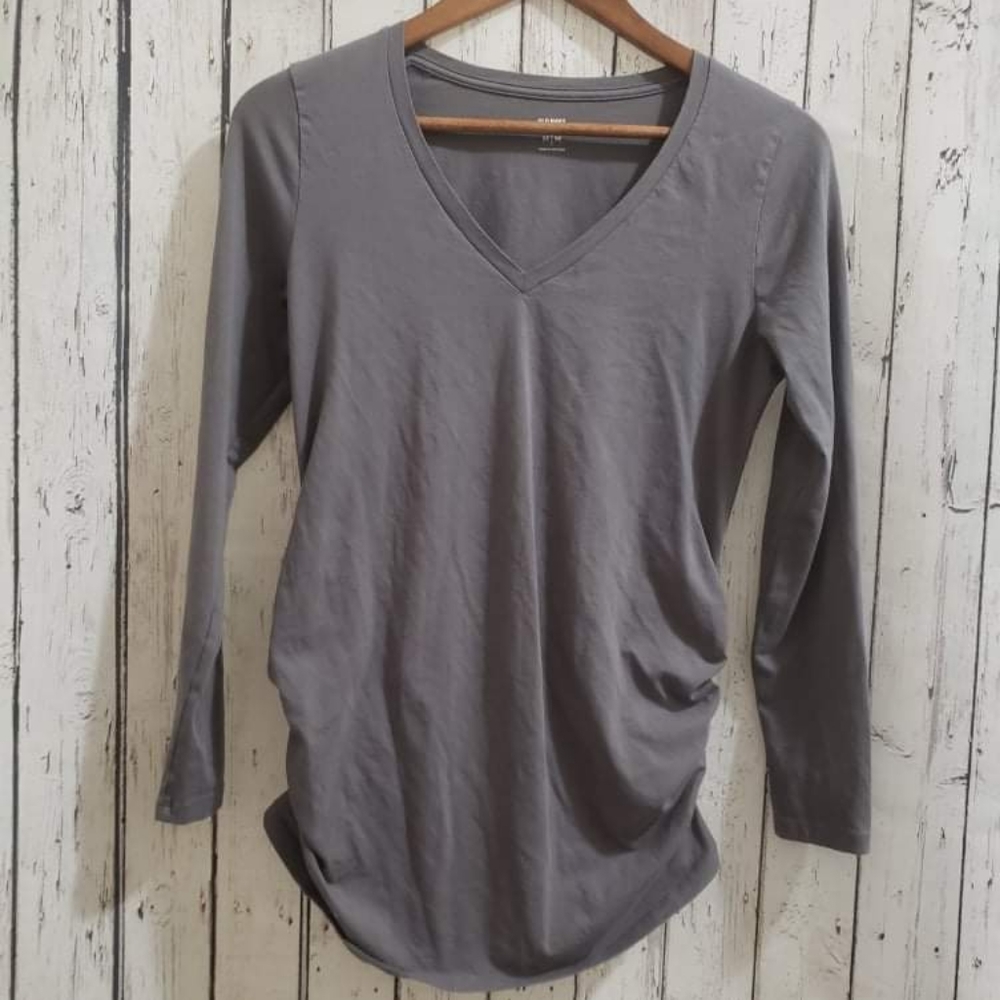 (M) Old Navy Long Sleeve V-Neck Shirt | Gray Maternity Shirt With Ruched Sides